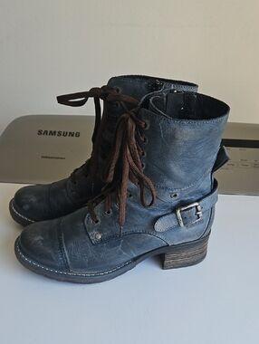 Taos Crave Women Distressed Navy Combat Boots Lace Up Ankle Booties Women 6 6.5